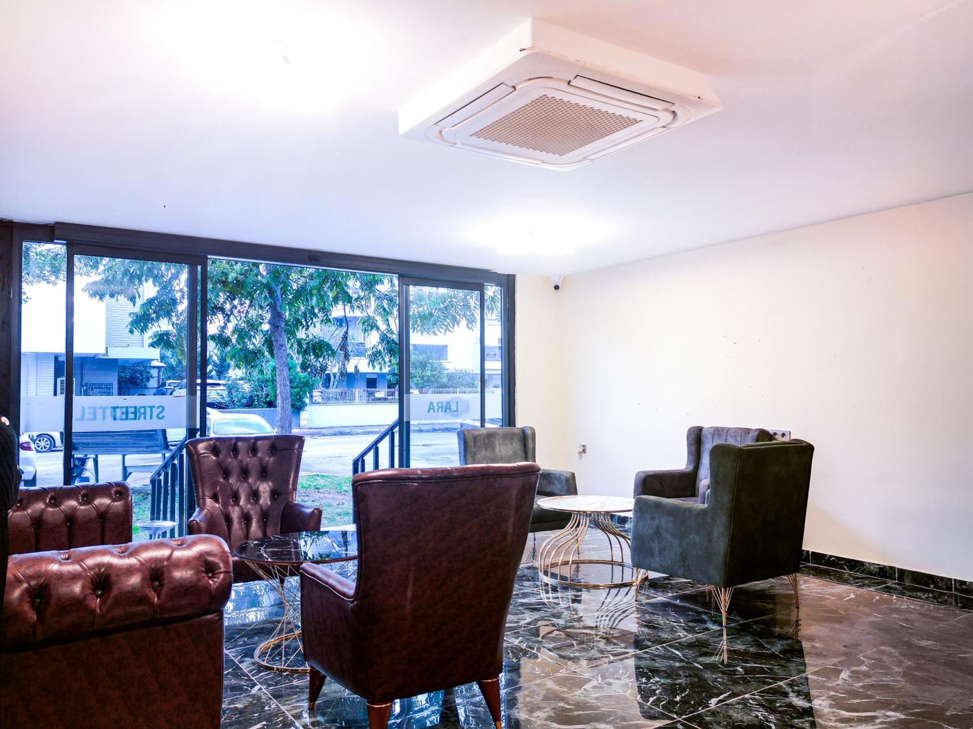 Hotel Lara Street *
